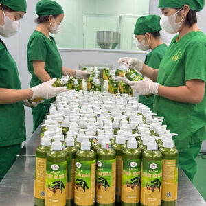 Alternative view of Dầu Xả Bồ Kết Hà Thủ Ô X4 500Ml